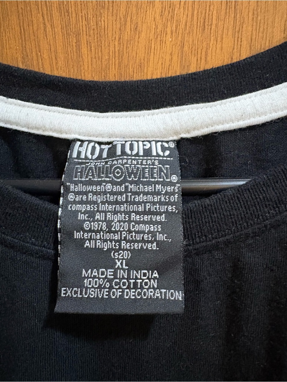 Hot Topic Halloween Michael Myers Jersey Top - Picture 5 of 5